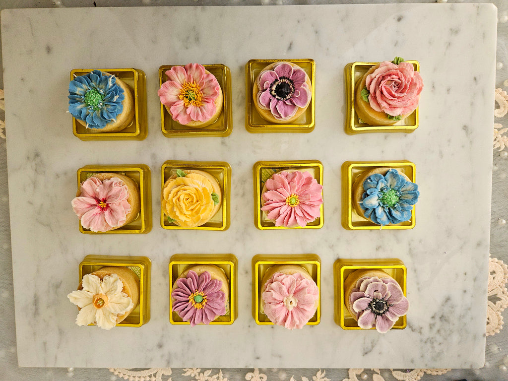 Shortcake à l'ananas et aux fleurs